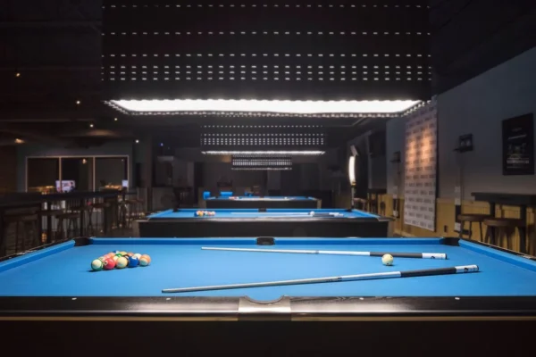 CANADA BILLIARDS BLACK CROWN II